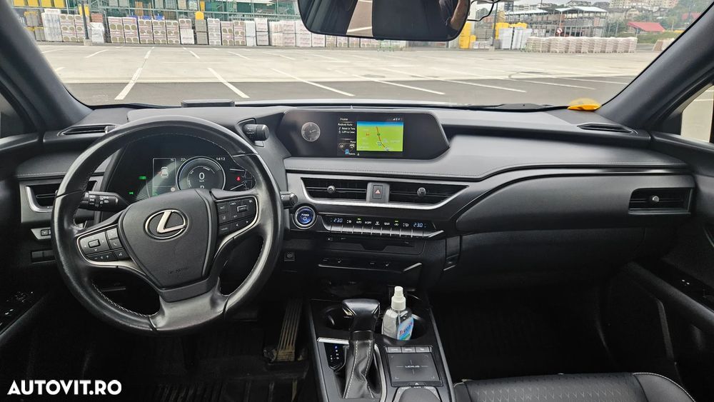 Lexus UX - 6