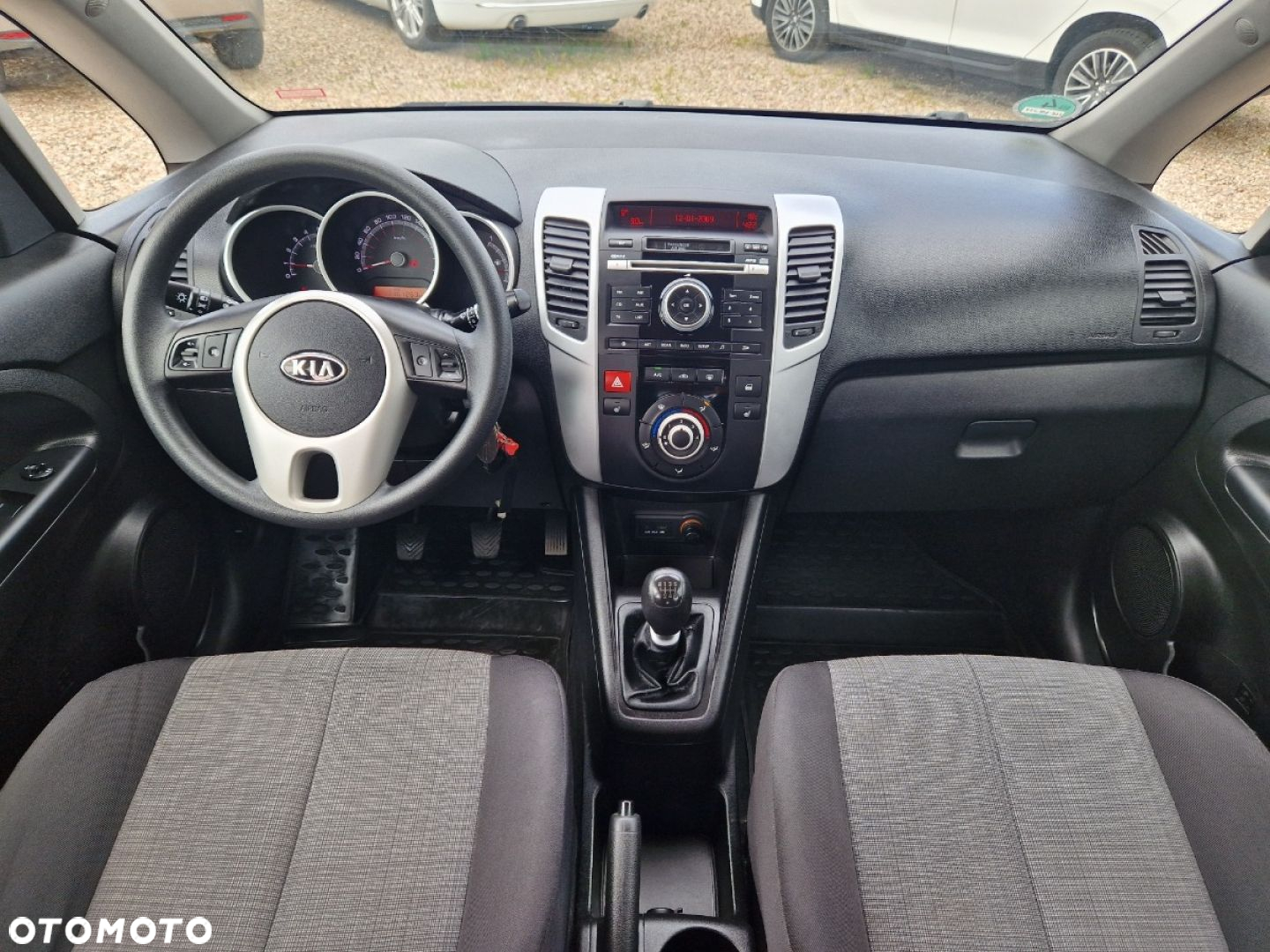 Kia Venga - 7