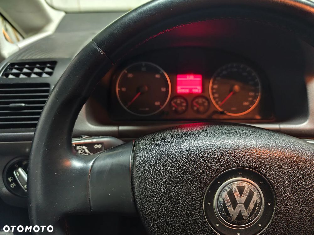 Volkswagen Touran 1.9 TDI DPF Blue Motion Highline - 8