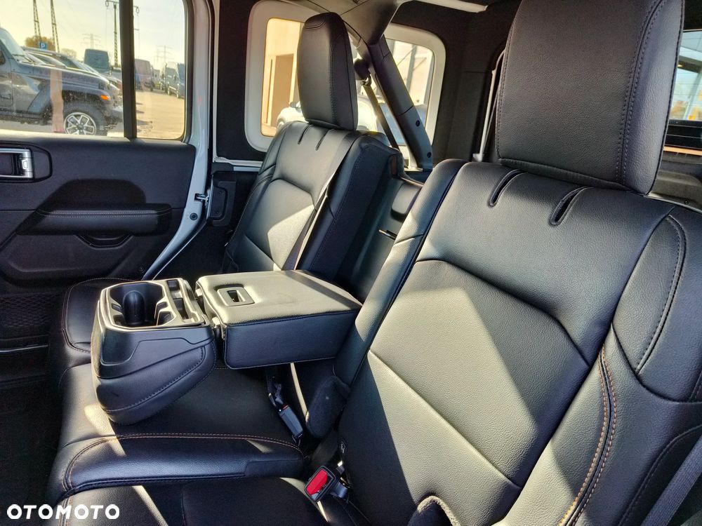 Jeep Wrangler Unlimited GME 2.0 Turbo Sahara - 15