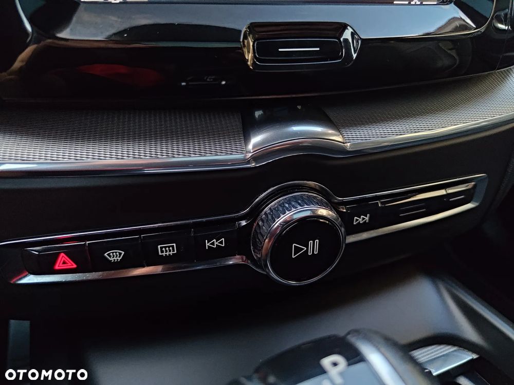 Volvo XC 60 T5 R-Design - 36