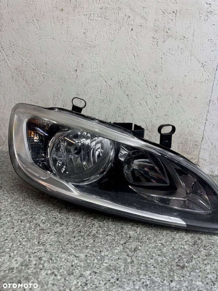 lampa prawy przód zwykła volvo s60 ii v60 i 2013-2018 31420272 - 1