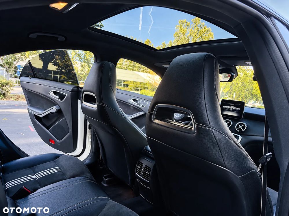 Mercedes-Benz CLA 250 4Matic 7G-DCT AMG Line - 35