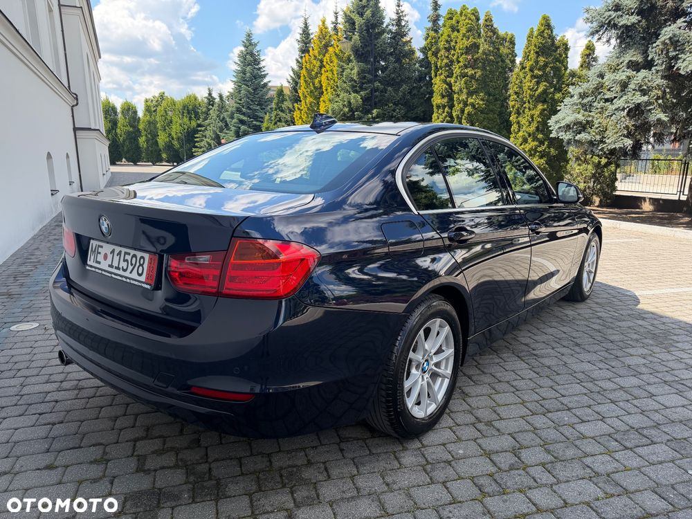 BMW Seria 3 320i Sport-Aut Sport Line - 10
