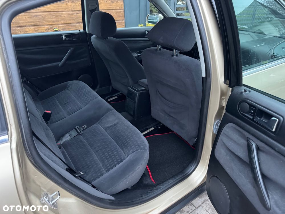 Volkswagen Passat - 16