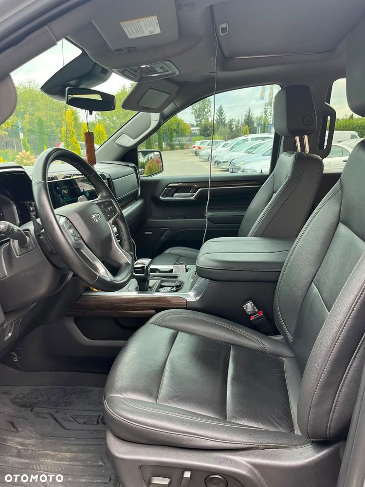 Chevrolet Silverado - 12