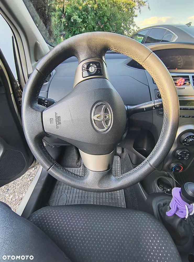 Toyota Yaris - 7