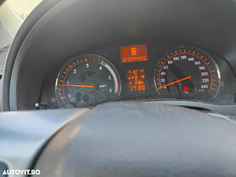 Toyota Avensis - 8