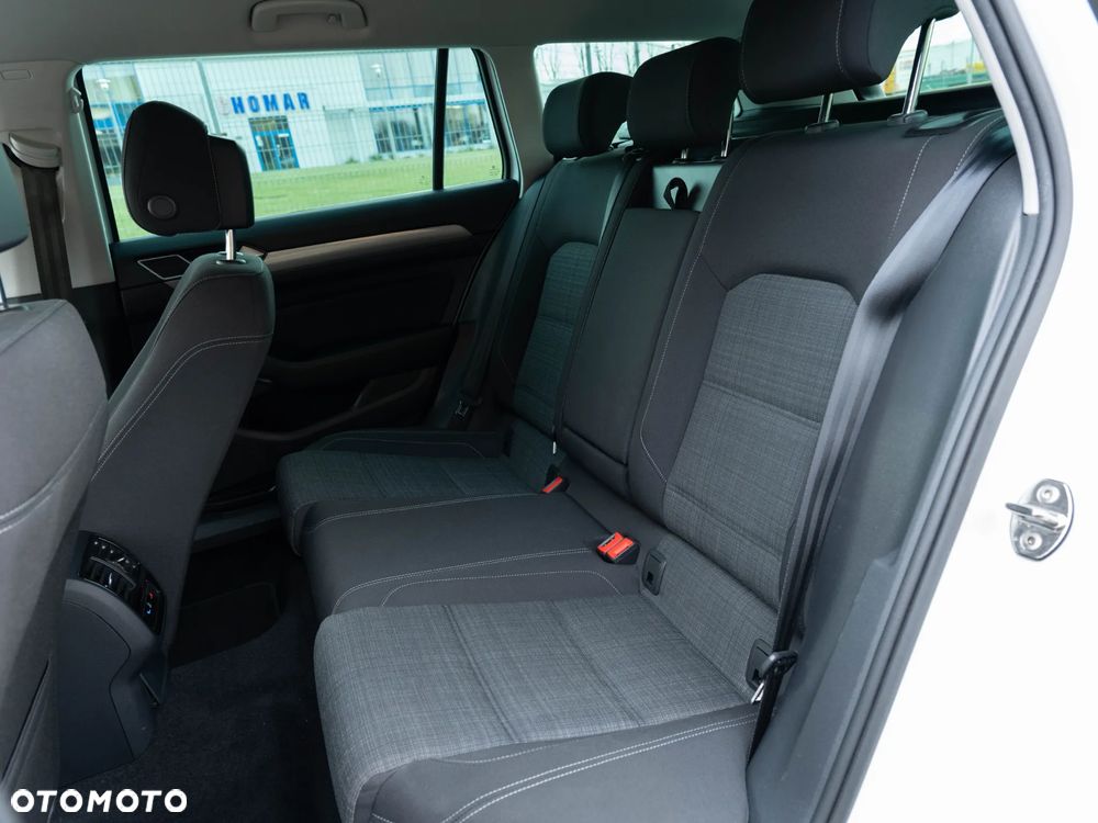 Volkswagen Passat Variant 1.5 TSI EVO Elegance - 17