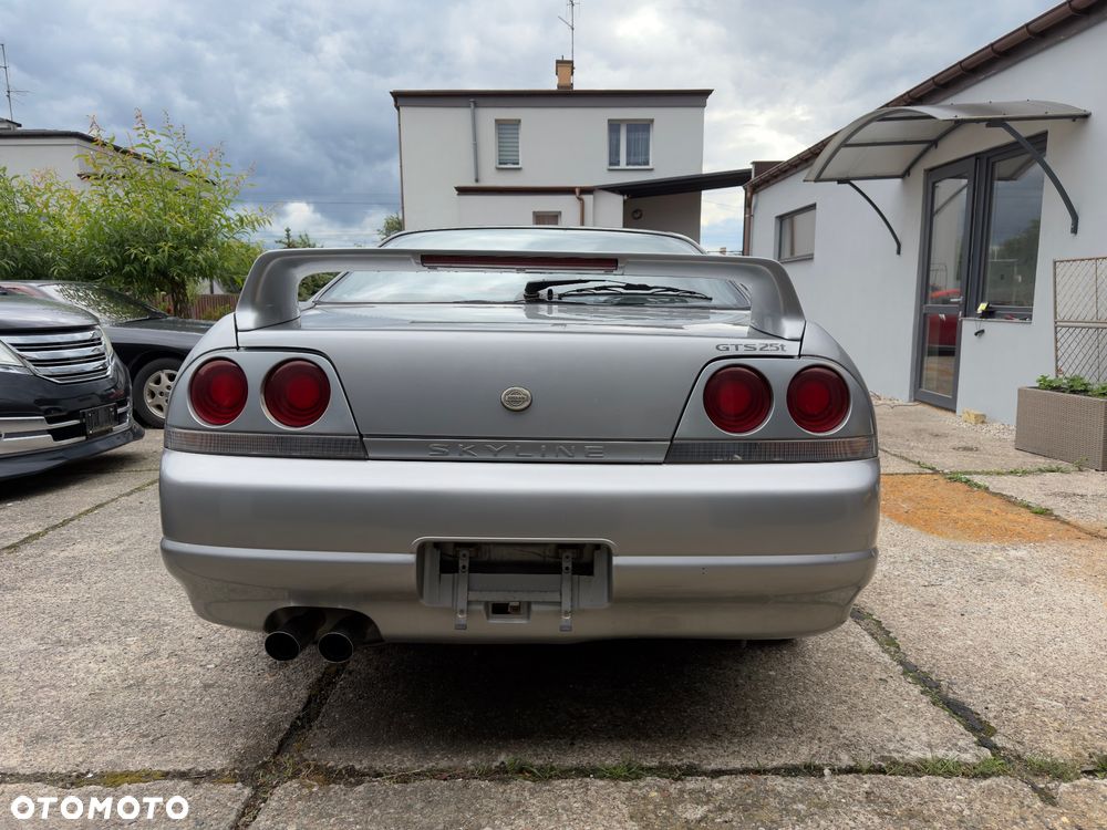 Nissan Skyline - 4