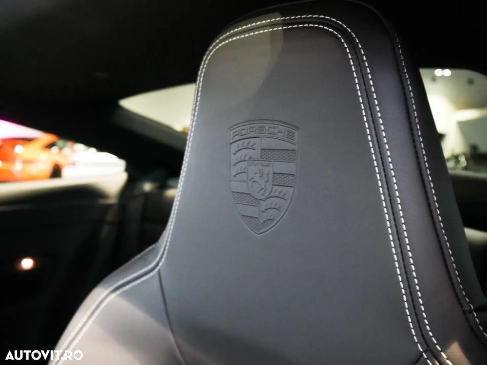 Porsche 911 Carrera PDK - 24