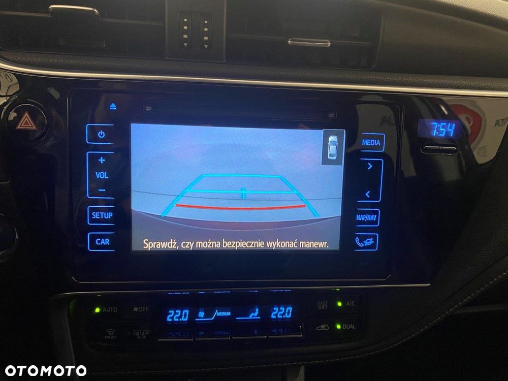 Toyota Auris Hybrid 135 Prestige - 11