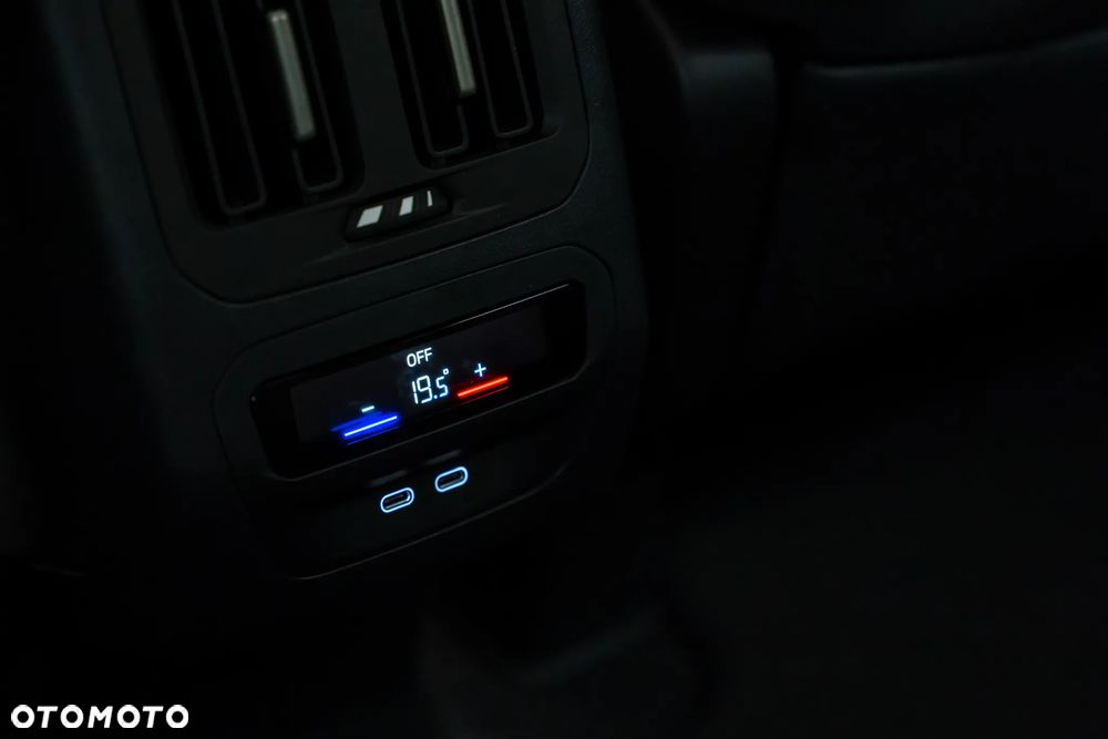 BMW iX3 - 32