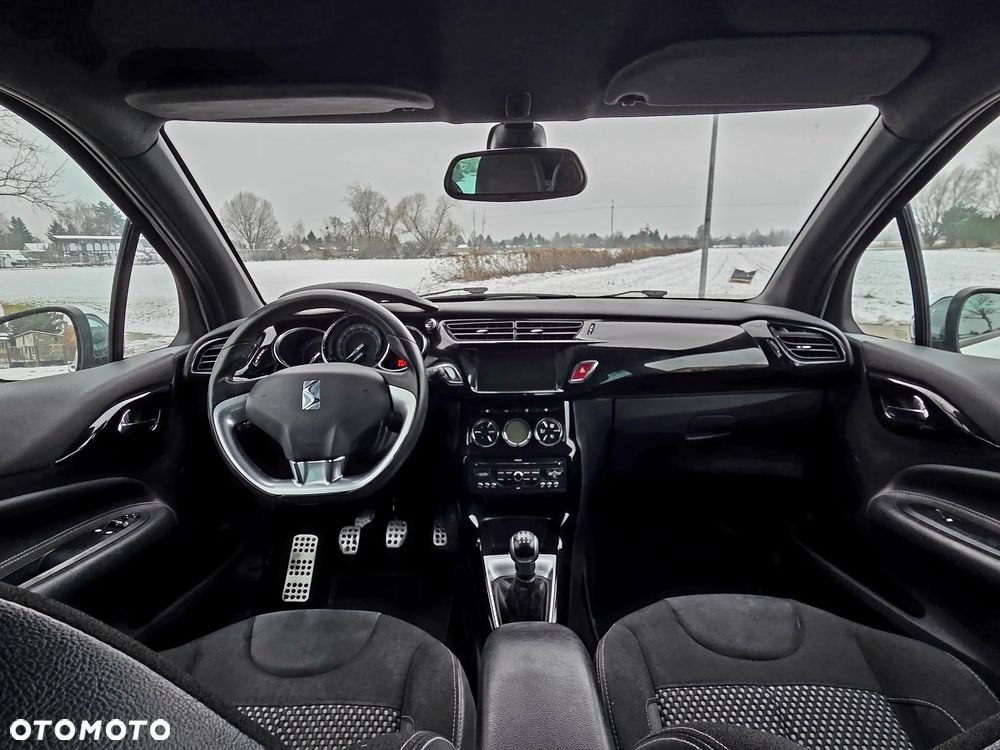 Citroën DS3 HDi 90 FAP SoChic - 16