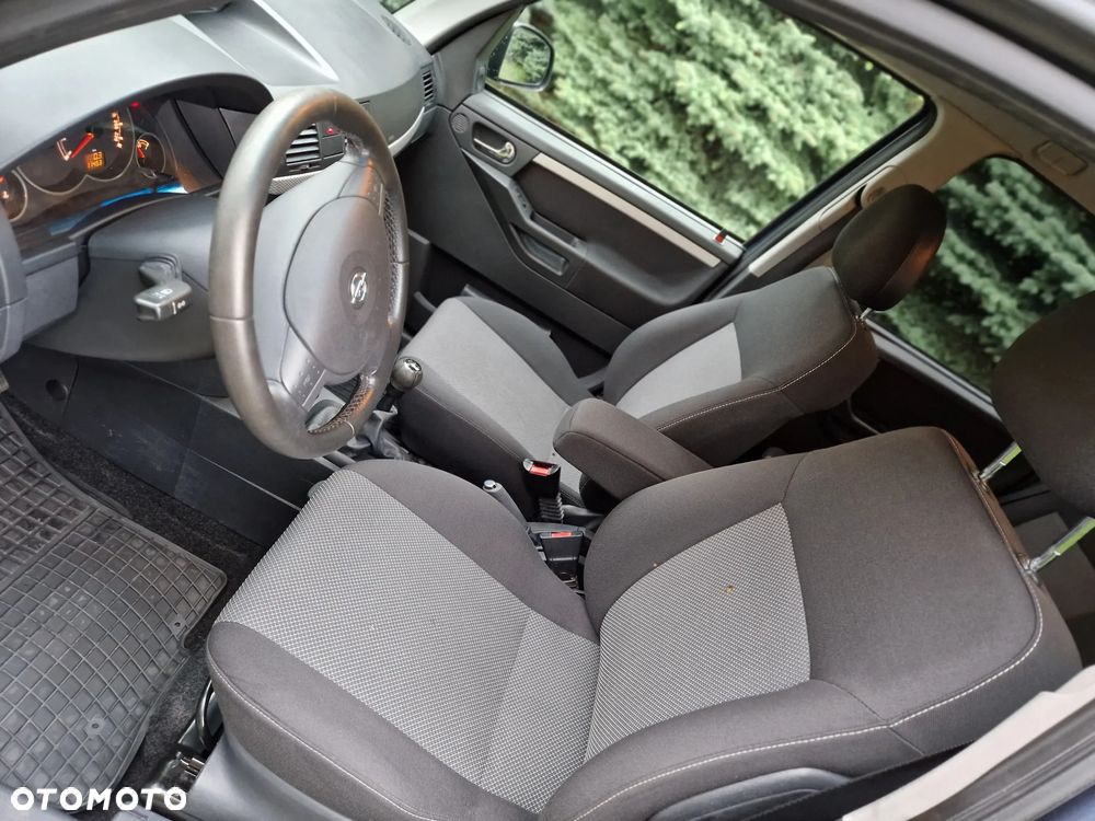 Opel Meriva 1.8 16V (Essentia) - 14