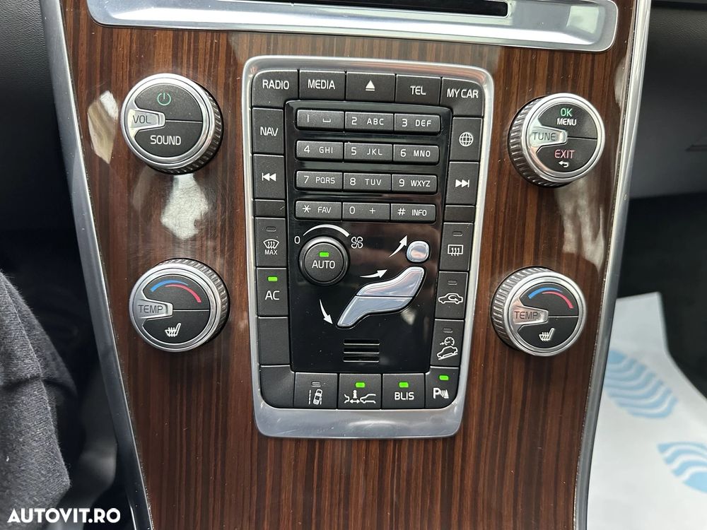 Volvo XC 60 D4 AWD Geartronic Summum - 7