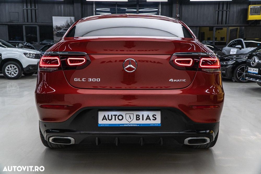 Mercedes-Benz GLC Coupe 300 4Matic 9G-TRONIC AMG Line Plus - 25