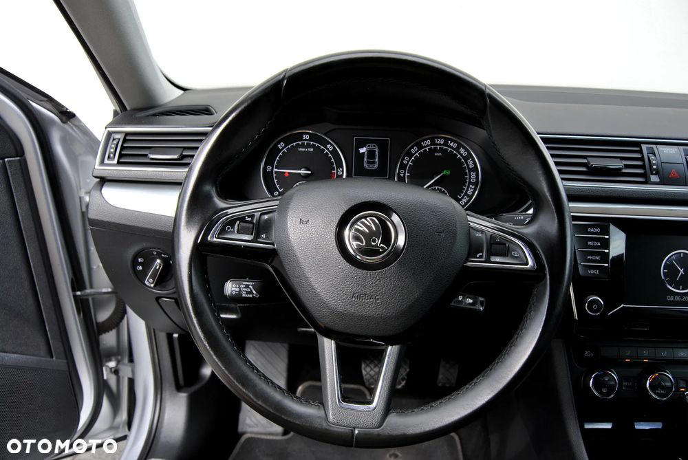 Skoda Superb 2.0 TDI 4x4 DSG Style - 34