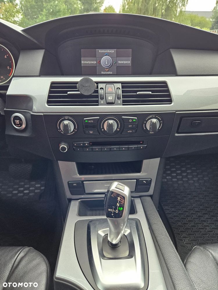 BMW Seria 5 525xd - 16