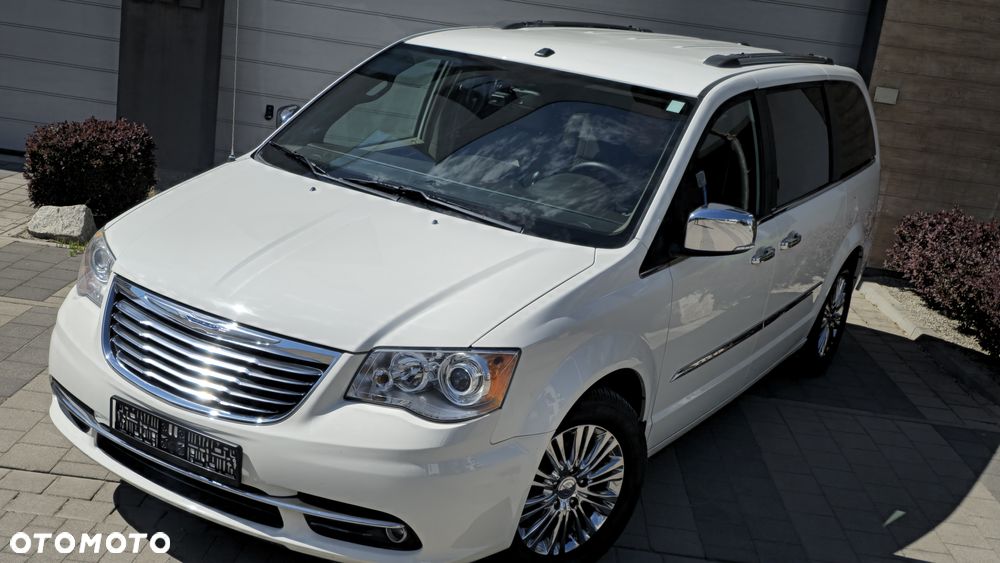 Chrysler Town & Country 3.6 Limited - 8