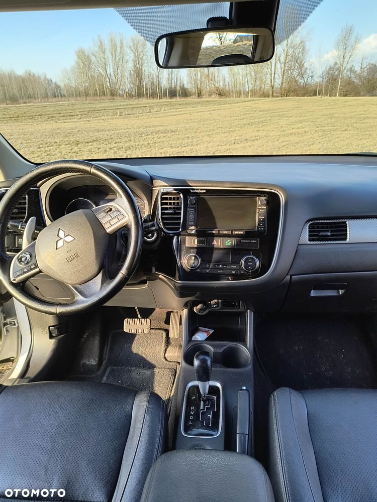 Mitsubishi Outlander 2.2 DID Instyle Navi 4WD - 15