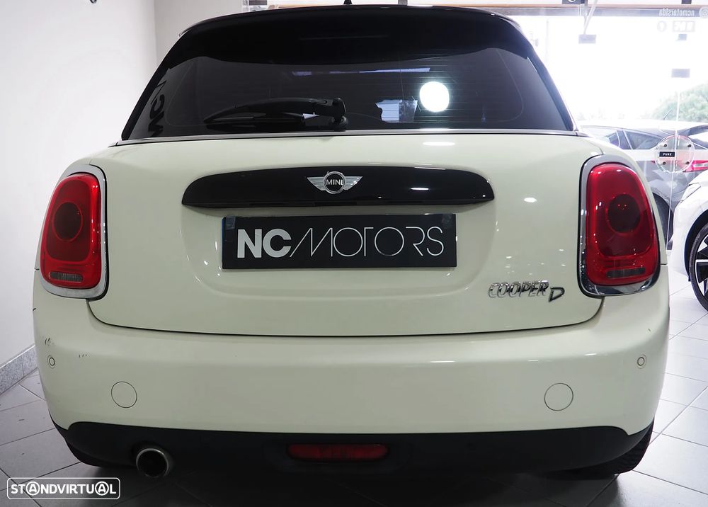 MINI 5 Portas Cooper D Aut. - 8