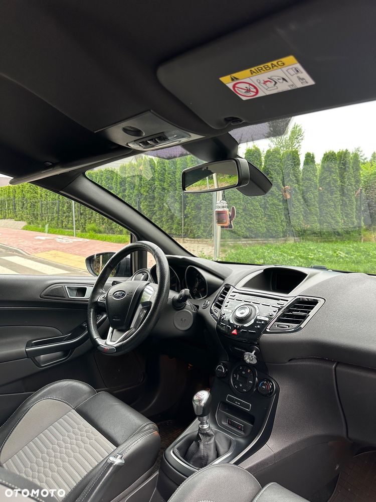 Ford Fiesta ST2 - 5