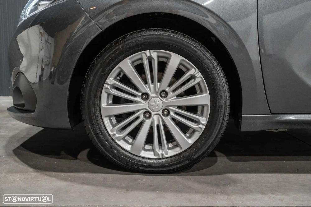 Peugeot 208 - 26