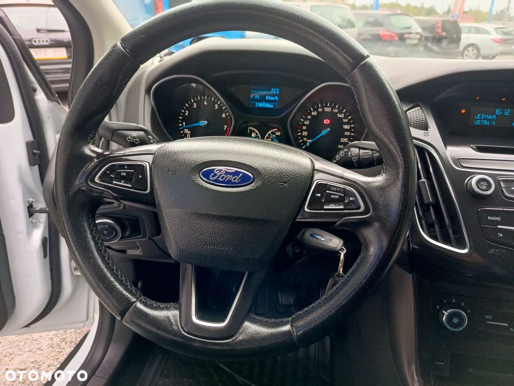 Ford Focus - 32
