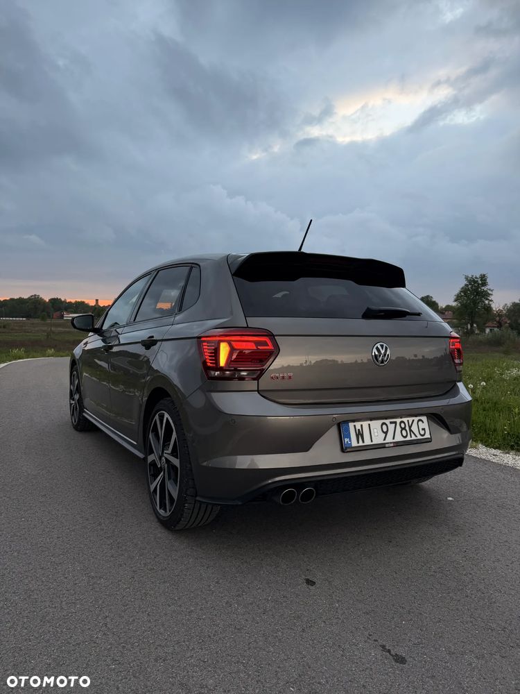 Volkswagen Polo - 1