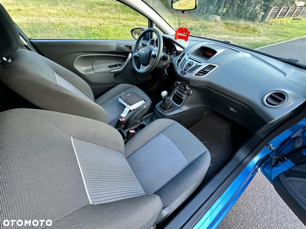Ford Fiesta 1.25 Ghia - 24