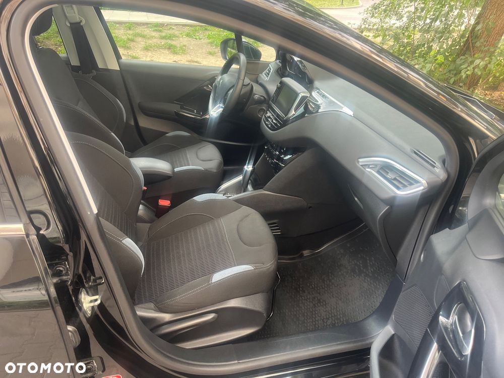 Peugeot 208 - 7