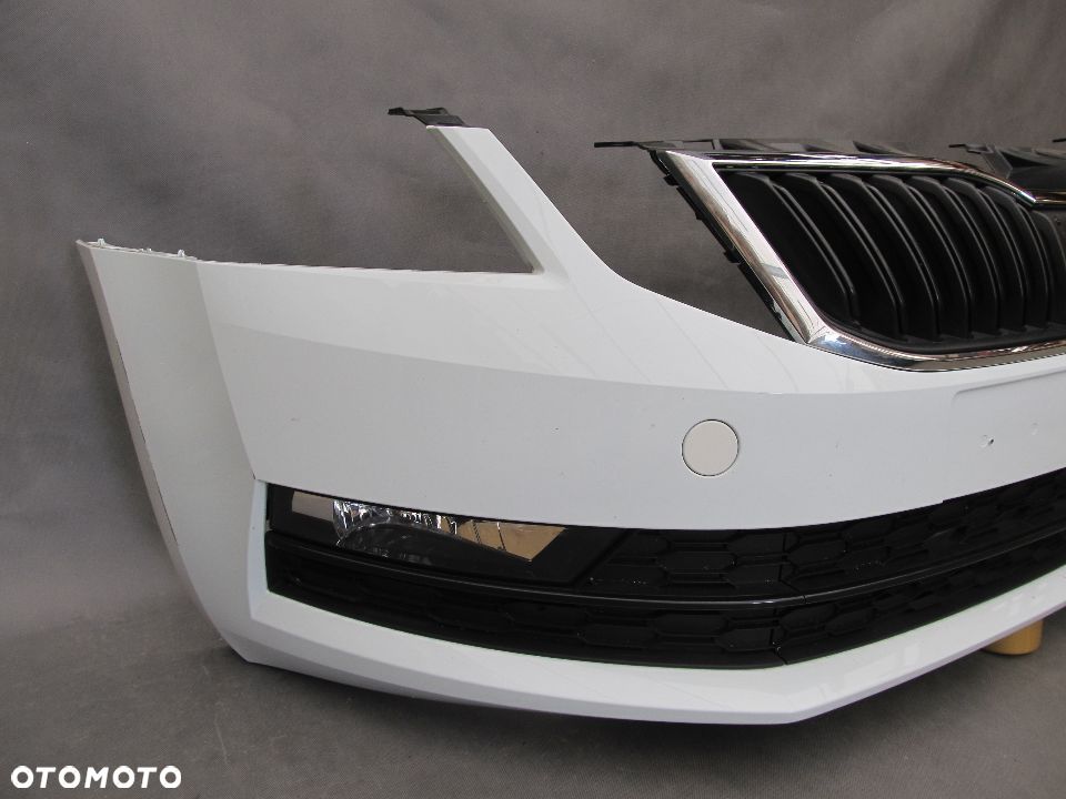 Zderzak przedni Skoda Octavia 3 17-20 Bez otw LF9F - 9