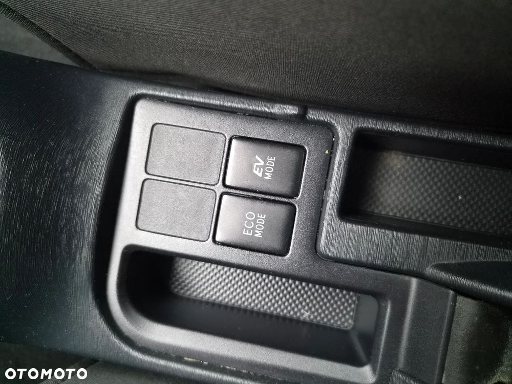 Toyota Yaris 1.5 VVT-i Lounge - 39