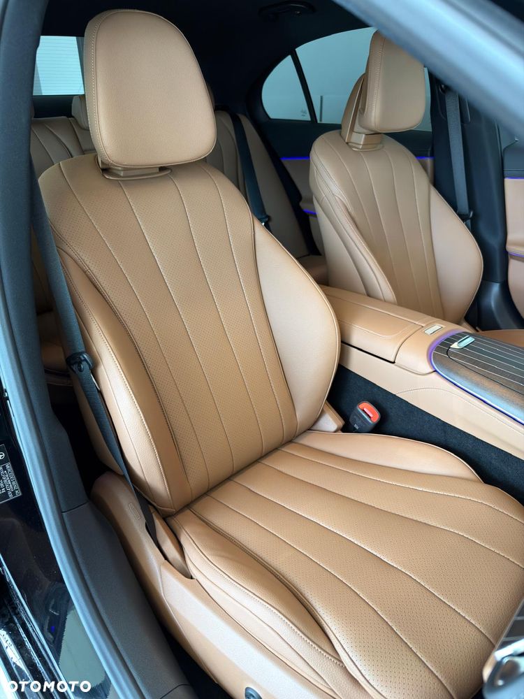 Mercedes-Benz Klasa E 220 d mHEV 4-Matic Exclusive 9G-Tronic - 12