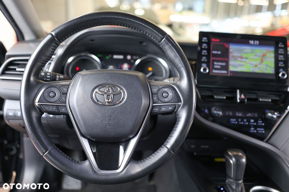 Toyota Camry - 22