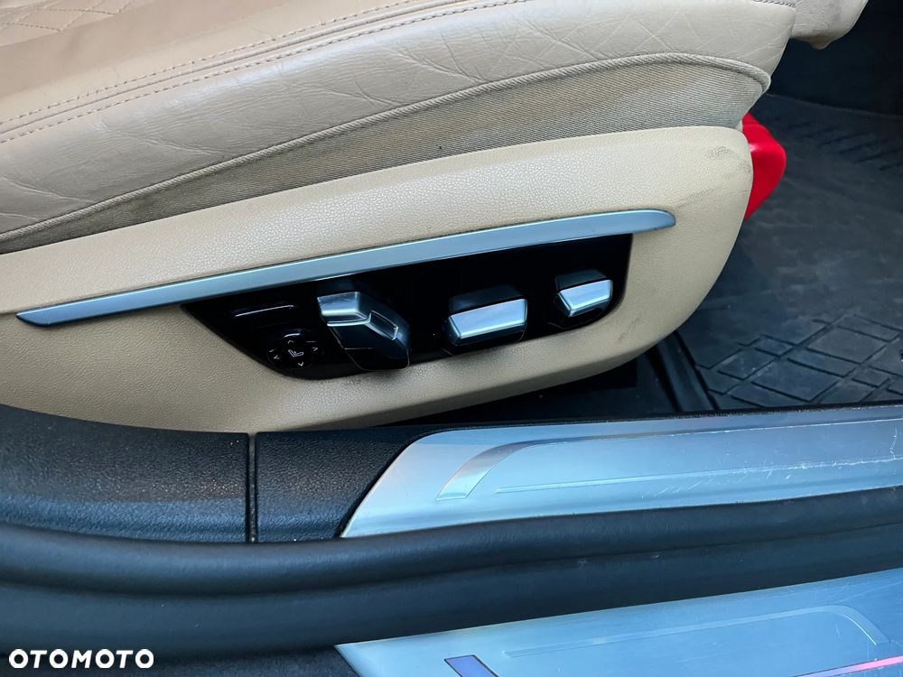 BMW Seria 7 730d xDrive - 17