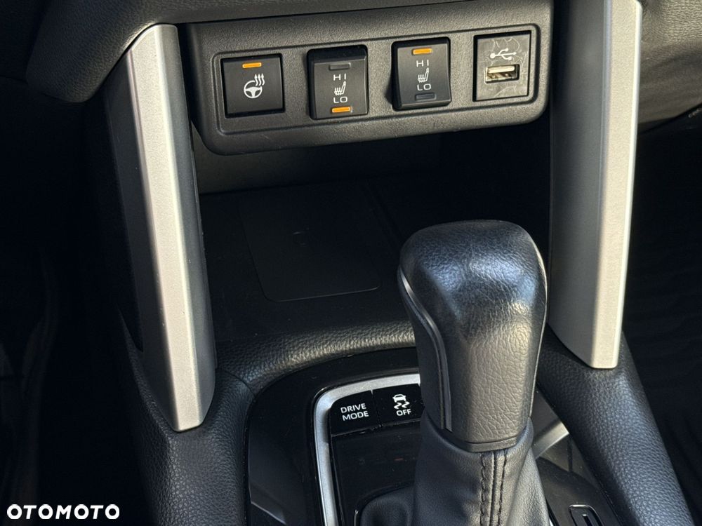 Toyota Corolla Cross - 17