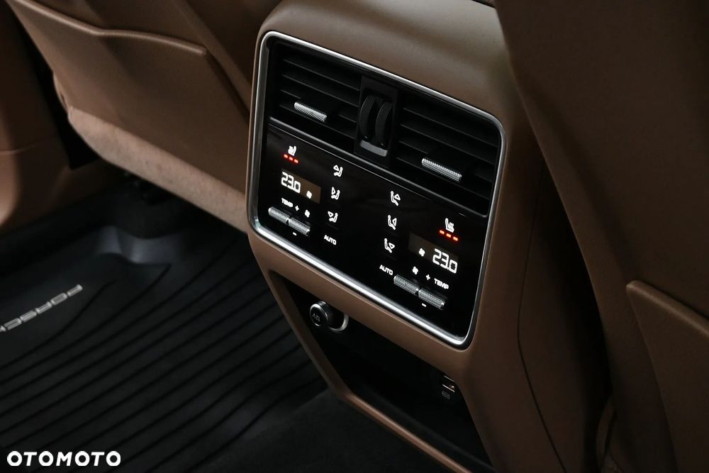 Porsche Cayenne S Platinum Edition - 38