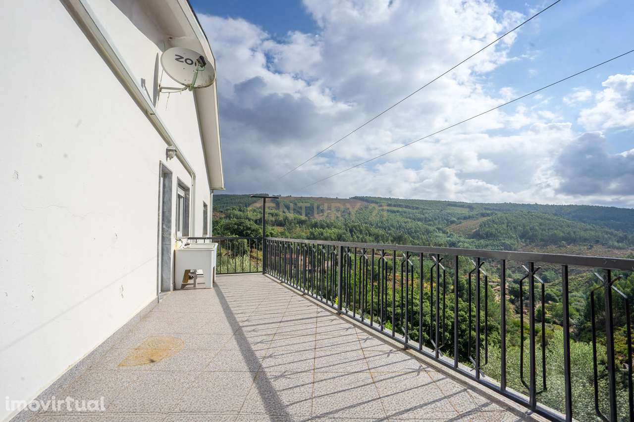 Moradia Bi familiar, com excelente exposição solar, terreno e vistas d - Grande imagem: 3/37