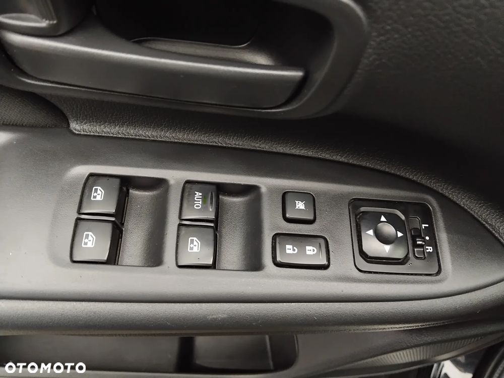 Mitsubishi Outlander 2.0 Invite + 2WD - 16