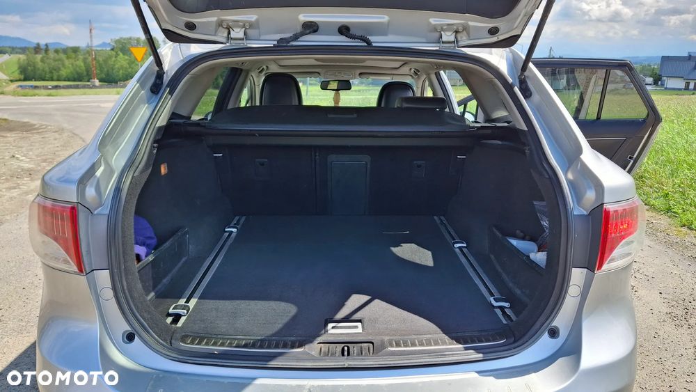 Toyota Avensis 2.2 D-4D Business Edition - 10