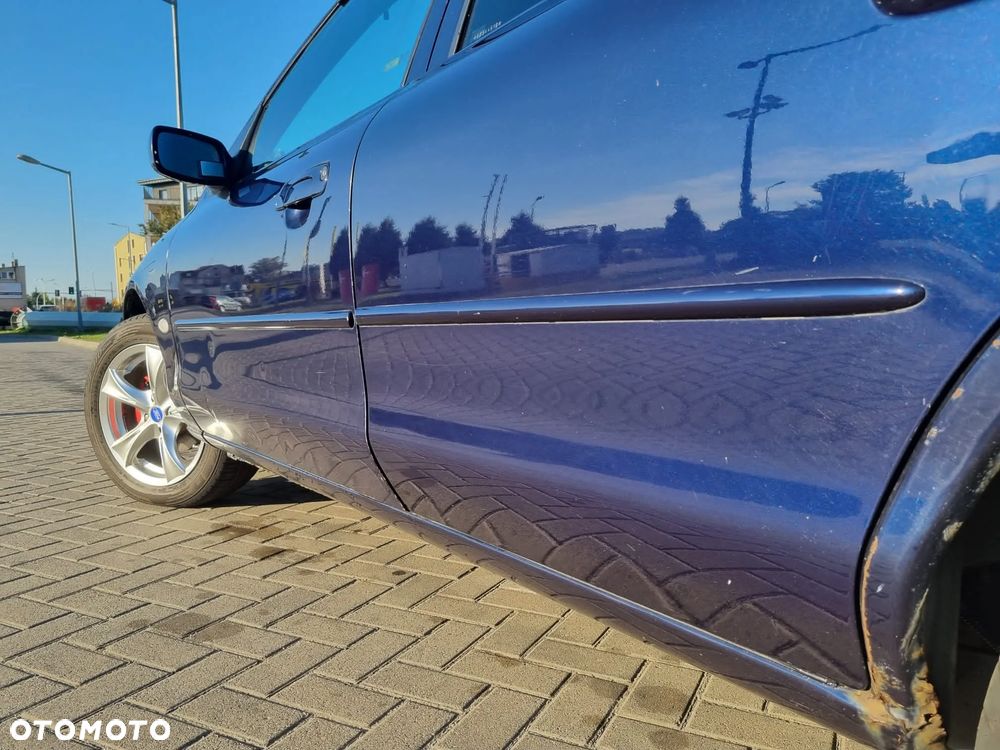 Ford Mondeo 2.0 Ghia - 11