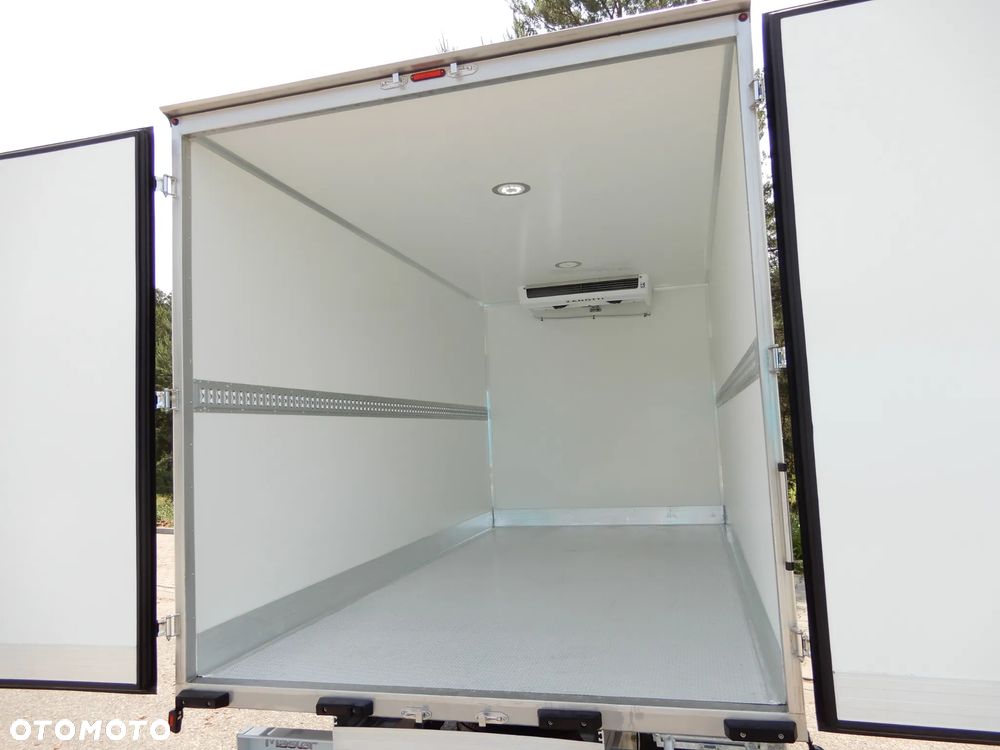 Renault Master 2.3 dCi 163 Km Chłodnia -20*C +30*C Funkcja Grzania Zasilanie V230 Izoterma 4.20 Cm 8 E.Palet Kabina Sypialniana WEBASTO Zawieszenie WZMACNIANE GWARANCJA FABRYCZNA - 27