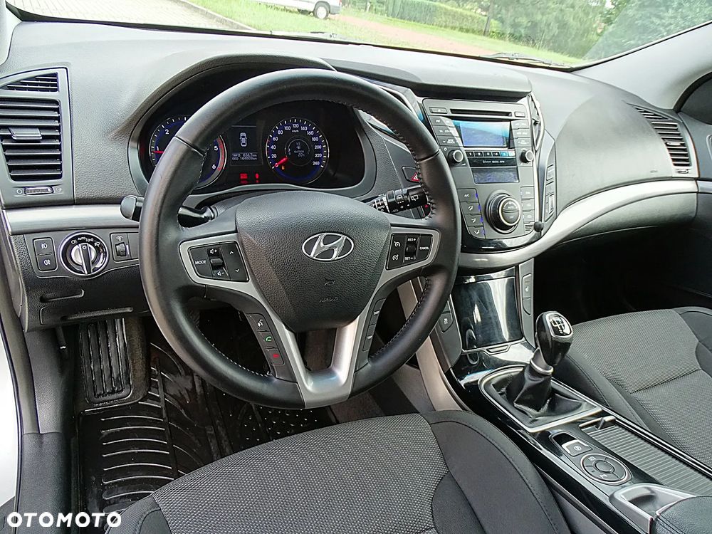 Hyundai i40 i40cw 1.7 CRDi Fifa World Cup Edition - 30
