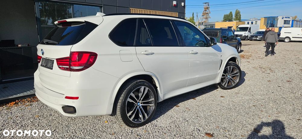 BMW X5 M M50d Sport-Aut - 33