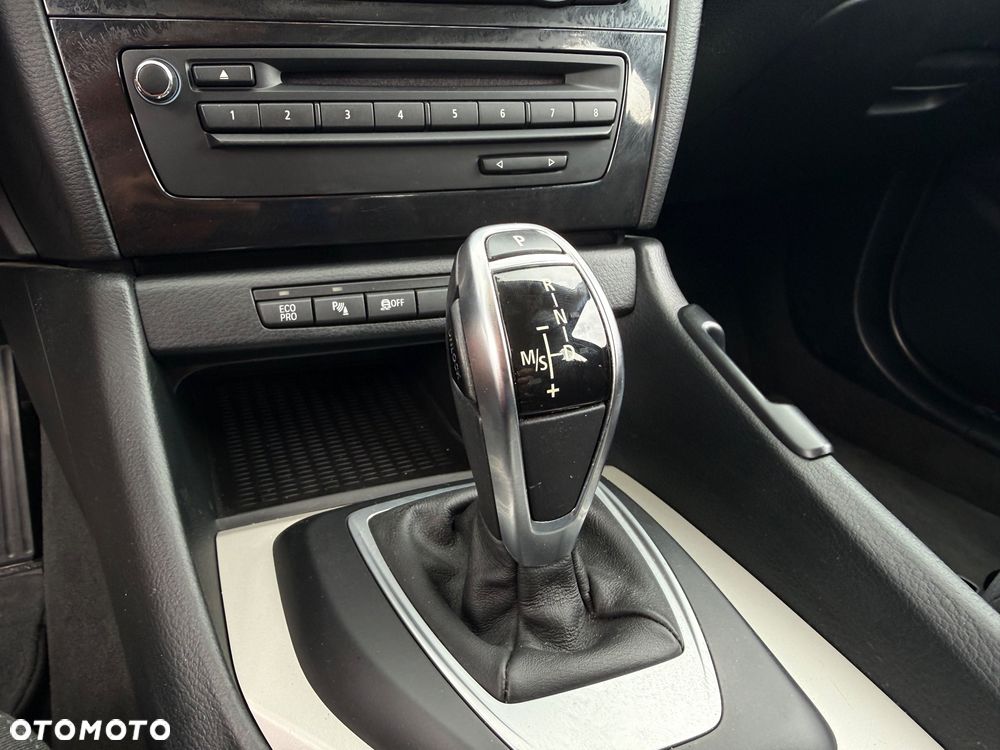 BMW X1 sDrive18d - 12