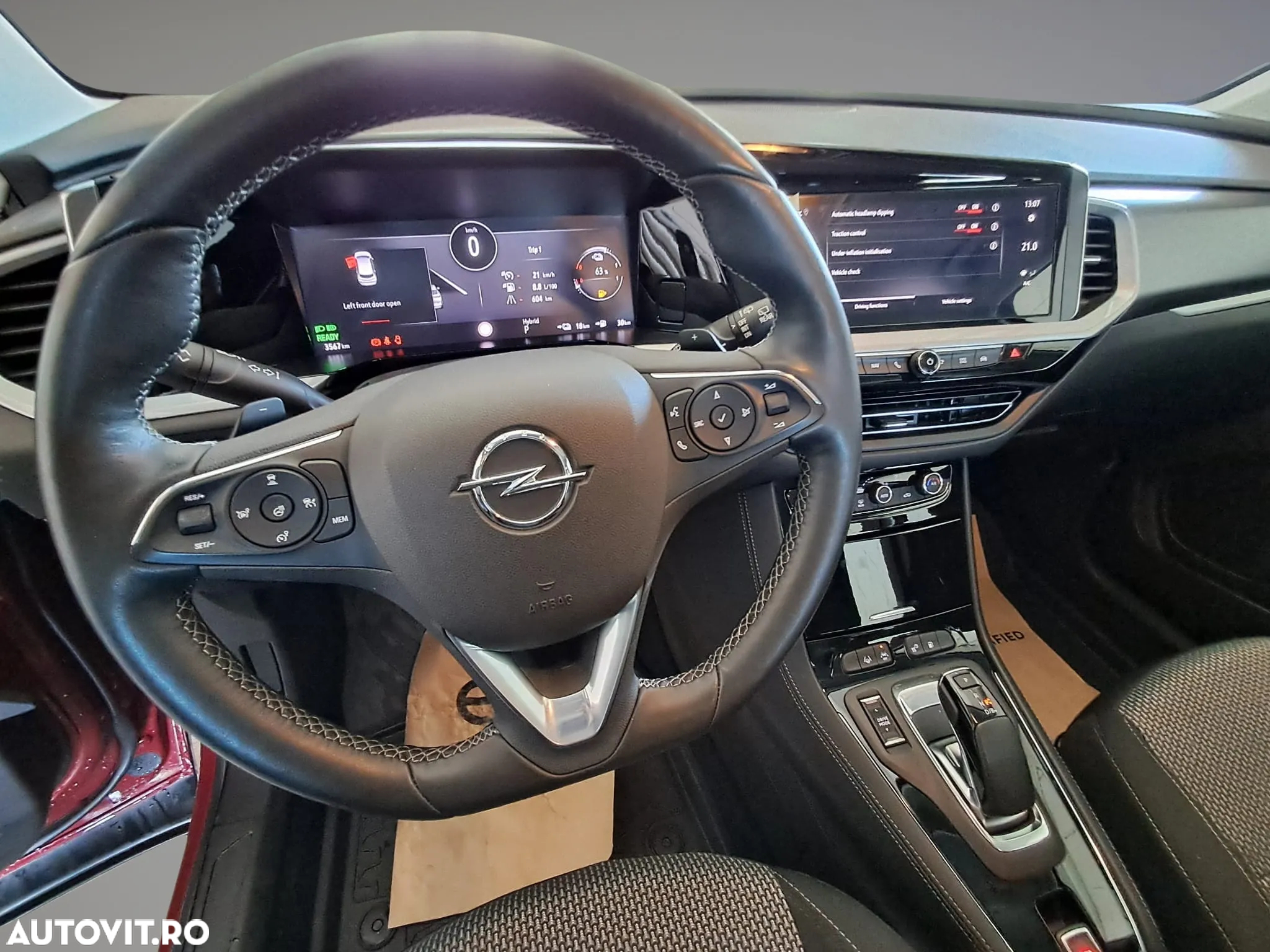 Opel Grandland X 1.6 Turbo PHEV AT8 START/STOP GLX - 11