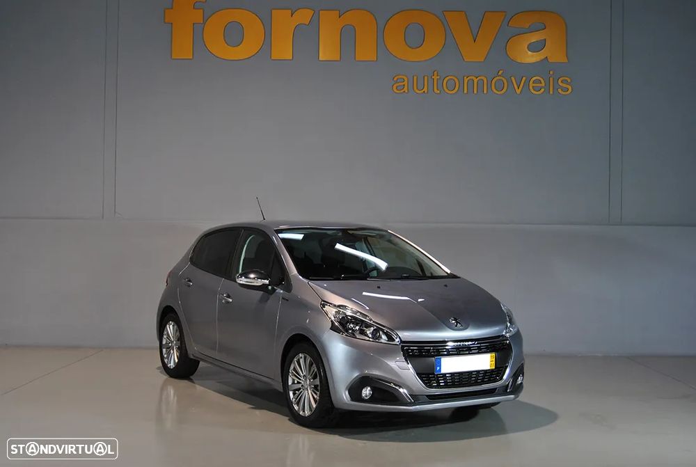 Peugeot 208 1.2 PureTech Signature - 2