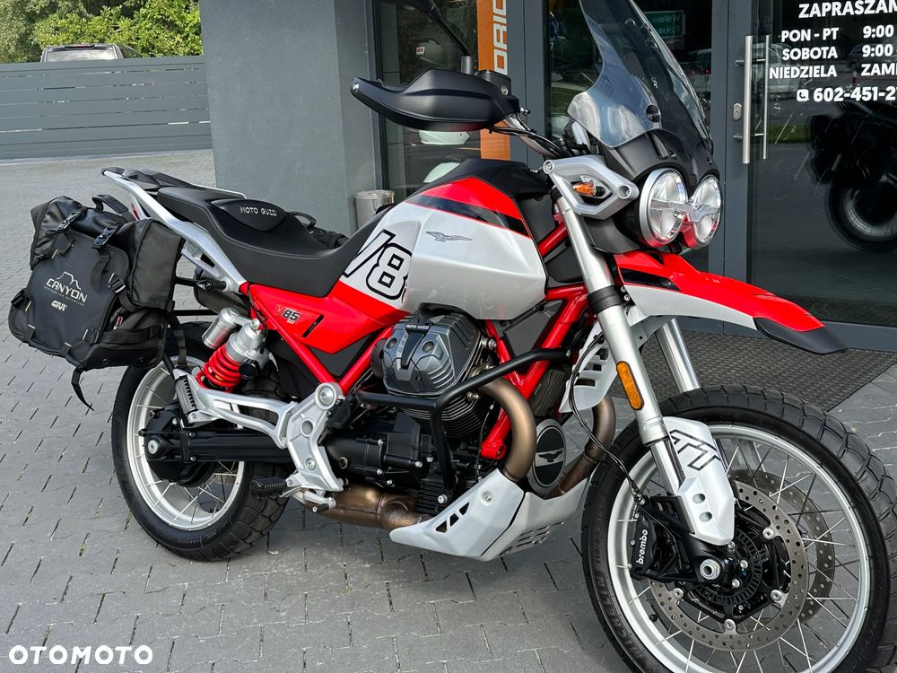 Moto Guzzi V85 - 23